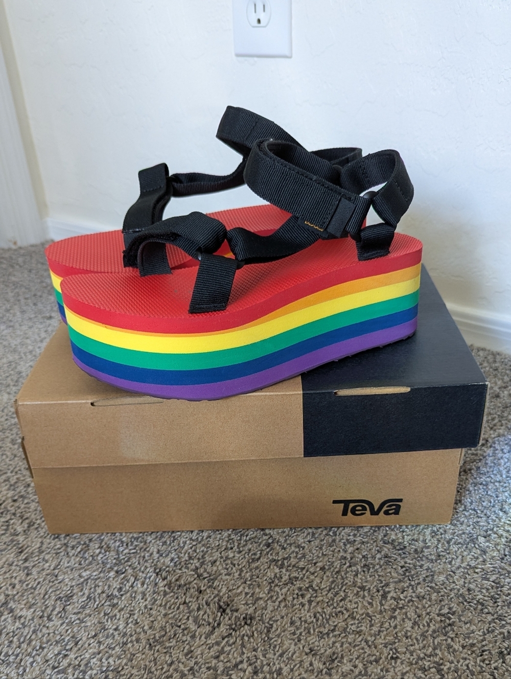 Teva Rainbow Platform Sandals with Black Straps Size 8